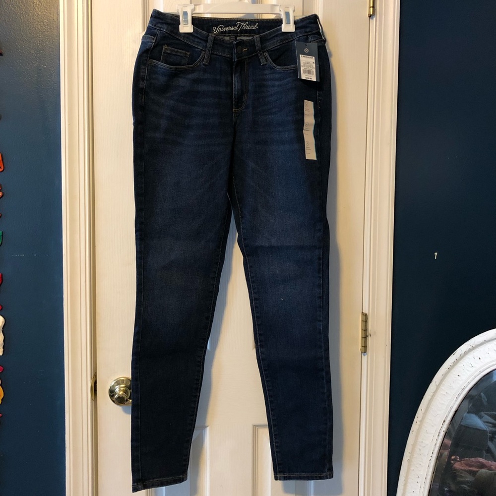 Curvy skinny jeans